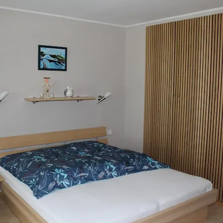 Apartment 21 *